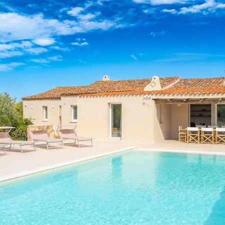 Casa Luna - By Searly Villa Arzachena