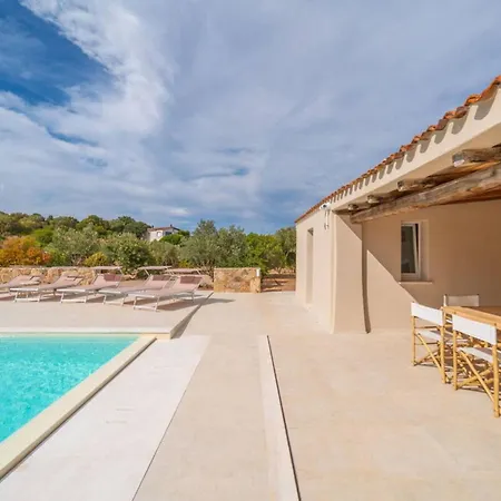 Casa Luna - By Searly Vila *